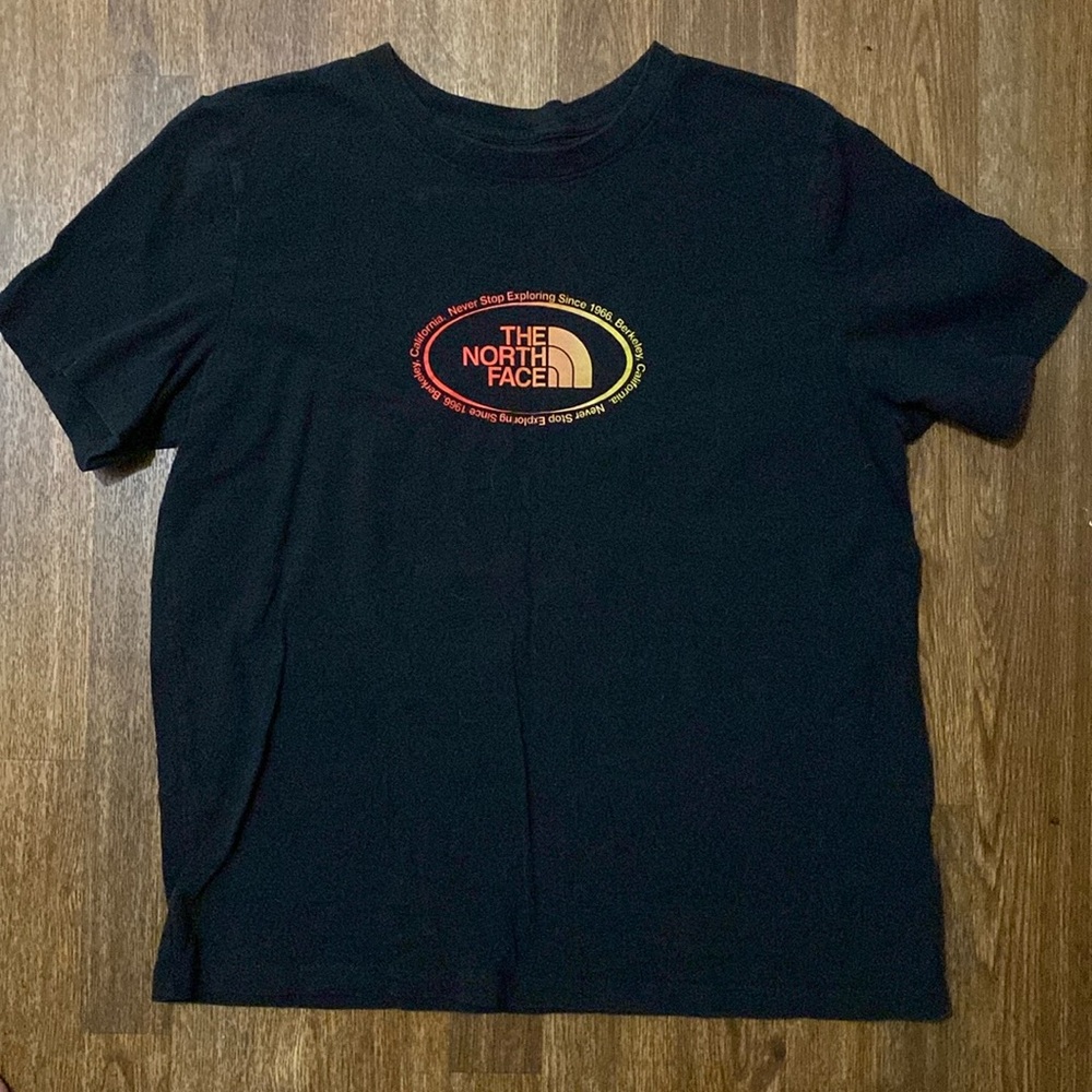 black north face t-shirt